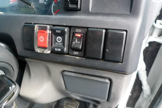 いすゞ エルフ TPG-NJR85A(2WD)の写真28