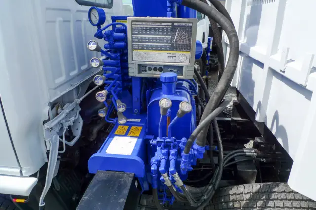 いすゞ エルフ SKG-NKR85N(2WD)の写真19