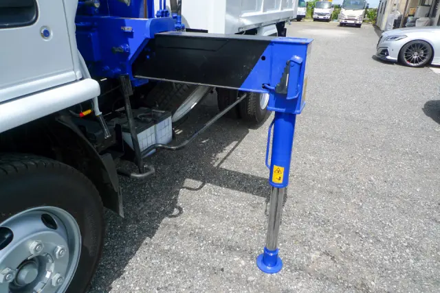 いすゞ エルフ SKG-NKR85N(2WD)の写真20