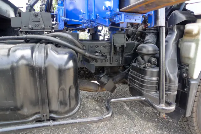 いすゞ エルフ SKG-NKR85N(2WD)の写真28