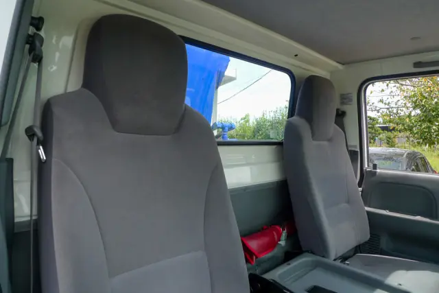 いすゞ エルフ SKG-NKR85N(2WD)の写真31