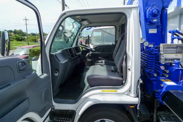 いすゞ エルフ SKG-NKR85N(2WD)の写真37