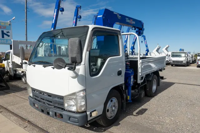 いすゞ エルフ TKG-NKR85AN(2WD)の写真1