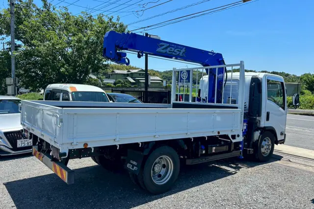 いすゞ エルフ 2RG-NPR88YN(2WD)の写真4