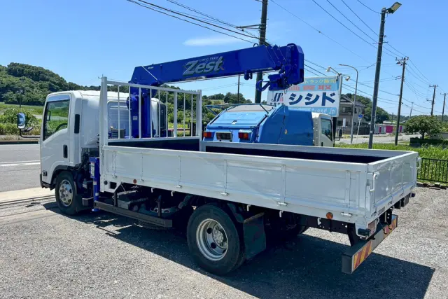 いすゞ エルフ 2RG-NPR88YN(2WD)の写真5