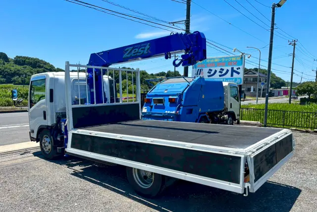 いすゞ エルフ 2RG-NPR88YN(2WD)の写真9