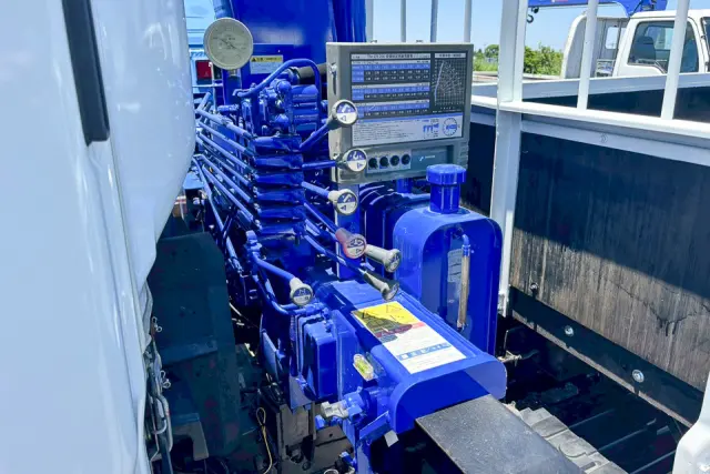 いすゞ エルフ 2RG-NPR88YN(2WD)の写真16