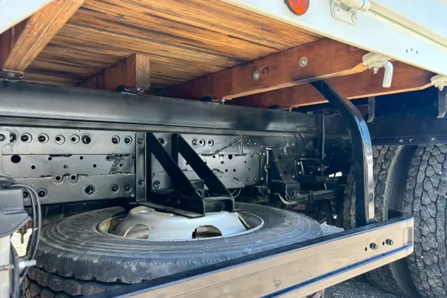 いすゞ エルフ 2RG-NPR88YN(2WD)の写真24