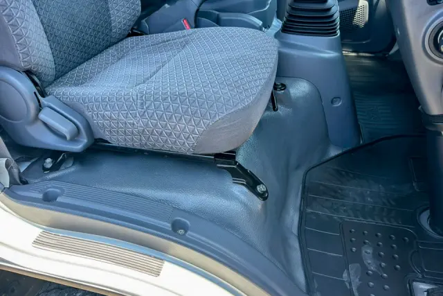 いすゞ エルフ 2RG-NPR88YN(2WD)の写真34