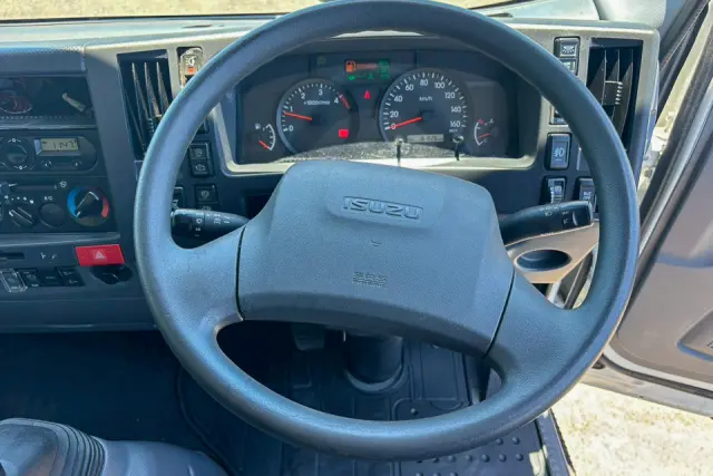 いすゞ エルフ 2RG-NPR88YN(2WD)の写真35