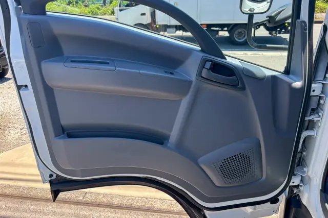 いすゞ エルフ 2RG-NPR88YN(2WD)の写真38