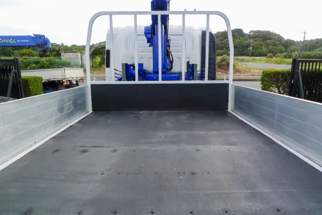 いすゞ エルフ TKG-NPR85YN(2WD)の写真8