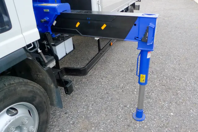 いすゞ エルフ TKG-NPR85YN(2WD)の写真13