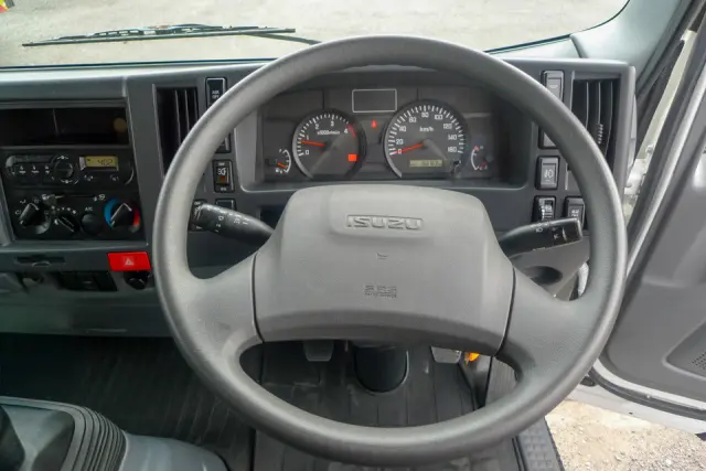 いすゞ エルフ TKG-NPR85YN(2WD)の写真30