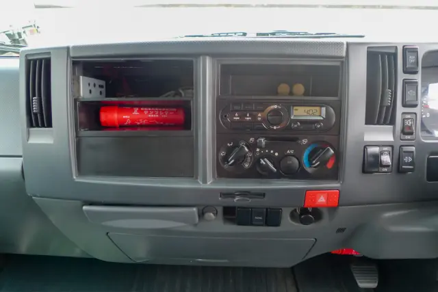 いすゞ エルフ TKG-NPR85YN(2WD)の写真32