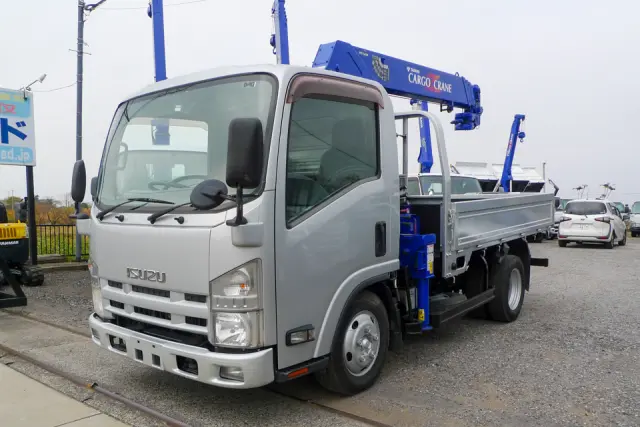 いすゞ エルフ TKG-NMR85N(2WD)の写真1