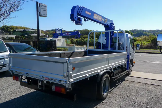 いすゞ エルフ TKG-NMR85N(2WD)の写真4