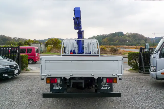 いすゞ エルフ TKG-NMR85N(2WD)の写真4