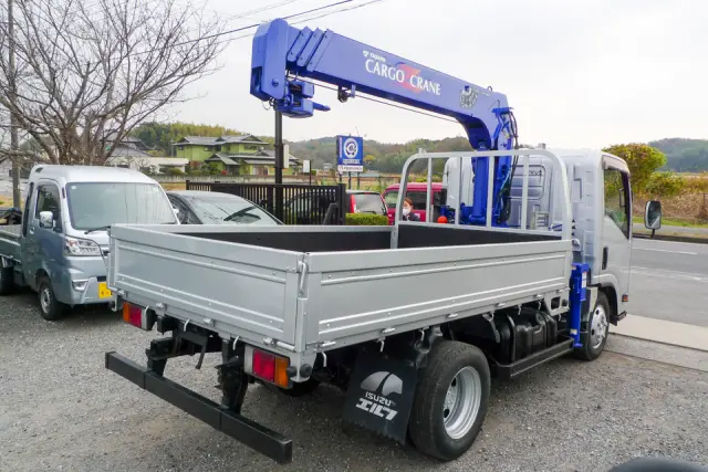 いすゞ エルフ TKG-NMR85N(2WD)の写真6