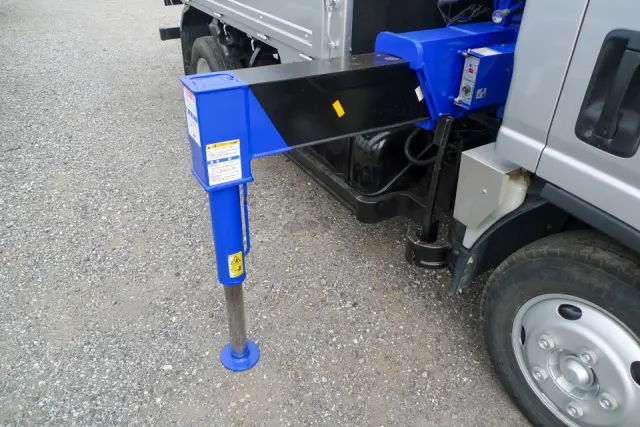 いすゞ エルフ TKG-NMR85N(2WD)の写真12