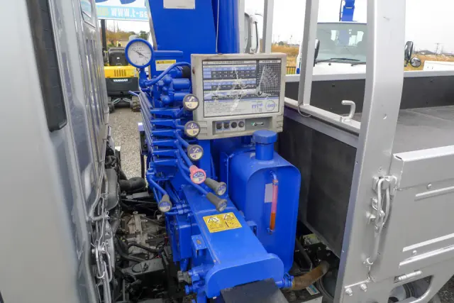 いすゞ エルフ TKG-NMR85N(2WD)の写真17