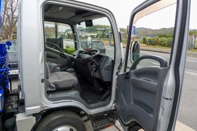 いすゞ エルフ TKG-NMR85N(2WD)の写真30