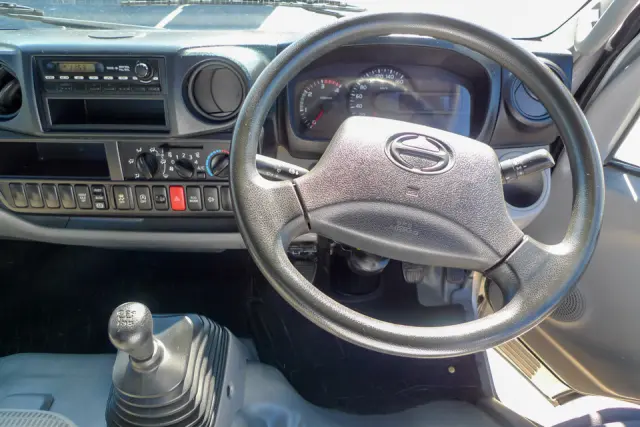 いすゞ エルフ TKG-NMR85N(2WD)の写真34