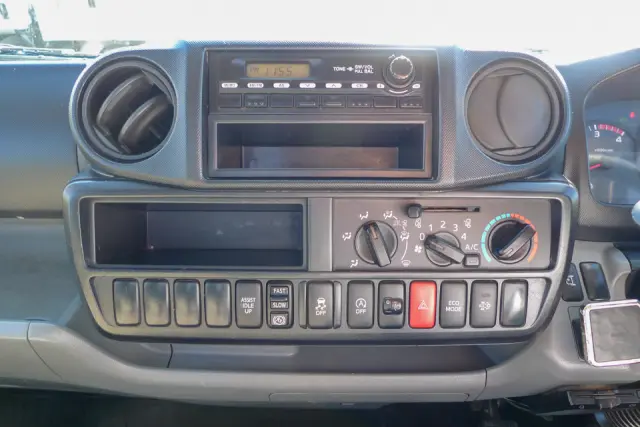 いすゞ エルフ TKG-NMR85N(2WD)の写真36