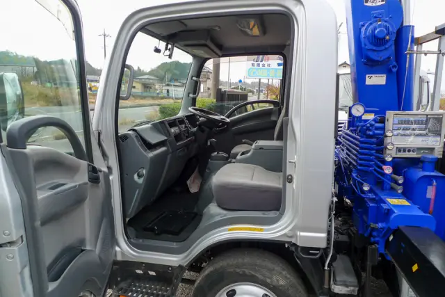 いすゞ エルフ TKG-NMR85N(2WD)の写真37