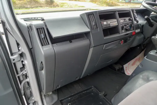 いすゞ エルフ TKG-NMR85N(2WD)の写真39