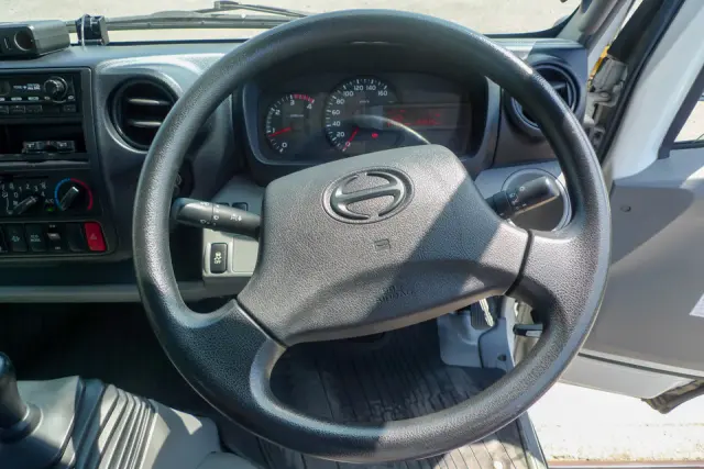 日野 デュトロ TKG-XZU710Mの写真32