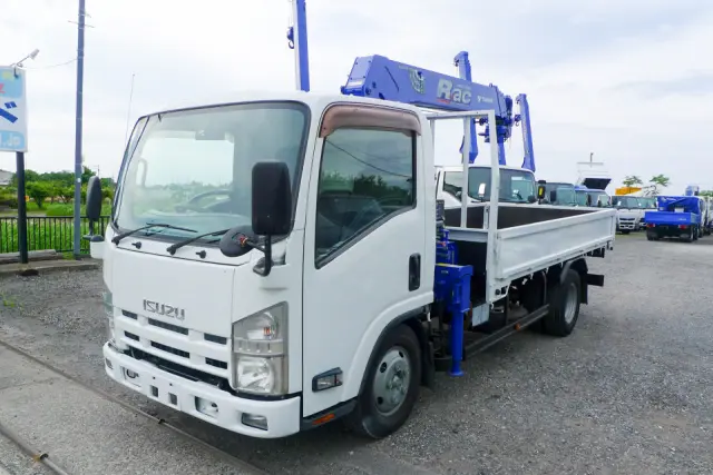 いすゞ エルフ TKG-NMR85N(2WD)の写真1
