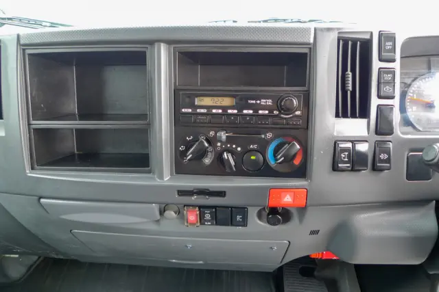 いすゞ エルフ TKG-NMR85N(2WD)の写真37