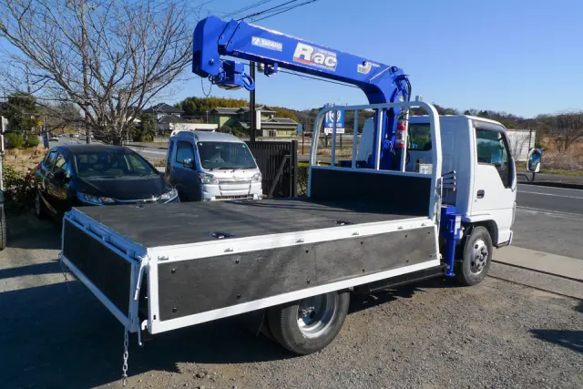 いすゞ エルフ BKG-NKR85R(2WD)の写真10