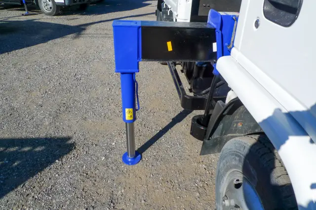 いすゞ エルフ BKG-NKR85R(2WD)の写真12