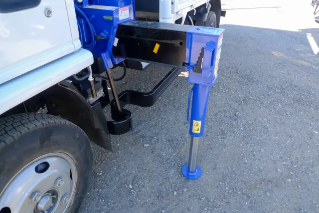 いすゞ エルフ BKG-NKR85R(2WD)の写真13