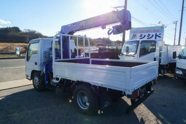 いすゞ エルフ TPG-NKR85AN(2WD)の写真5