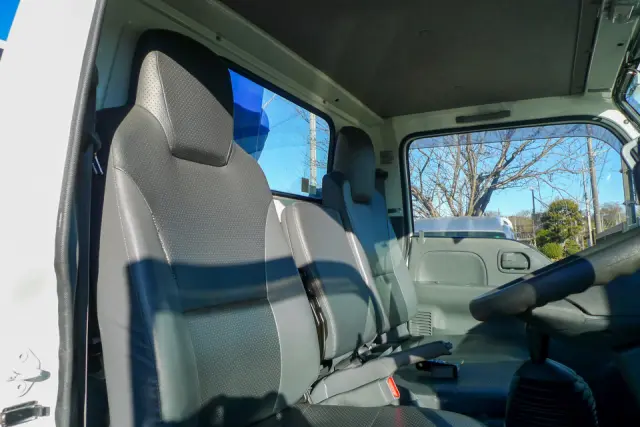 いすゞ エルフ TPG-NKR85AN(2WD)の写真28