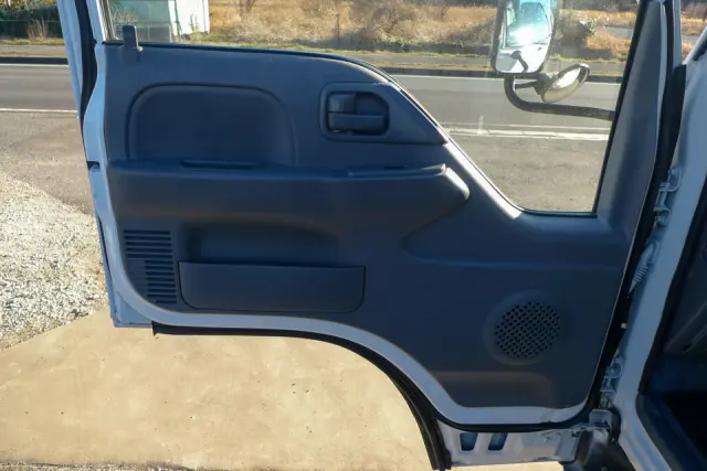 いすゞ エルフ TPG-NKR85AN(2WD)の写真33