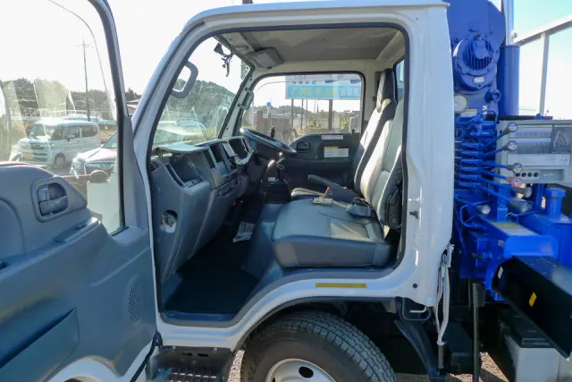 いすゞ エルフ TPG-NKR85AN(2WD)の写真35