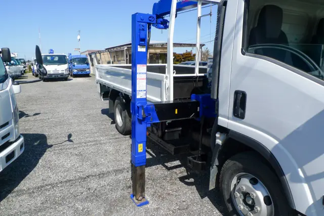 いすゞ エルフ TPG-NPR85N(2WD)の写真11