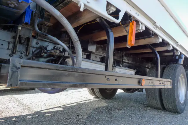 いすゞ エルフ TPG-NPR85N(2WD)の写真24