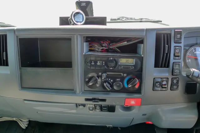 いすゞ エルフ TPG-NPR85N(2WD)の写真32