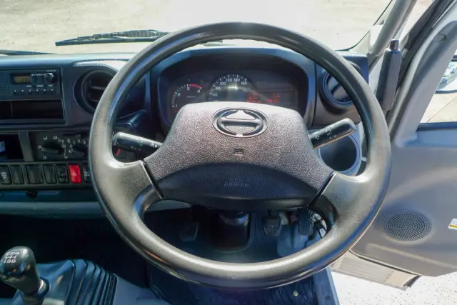 日野 デュトロ SKG-XZU620T(2WD)の写真30