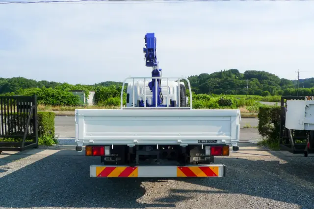 いすゞ エルフ 2RG-NPR88YN(2WD)の写真5