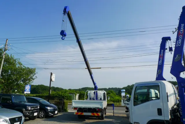 いすゞ エルフ 2RG-NPR88YN(2WD)の写真22