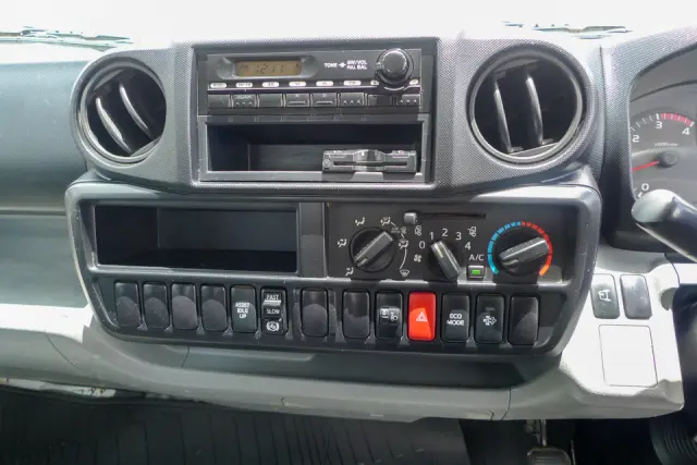日野 デュトロ TKG-XZU620T(2WD)の写真39