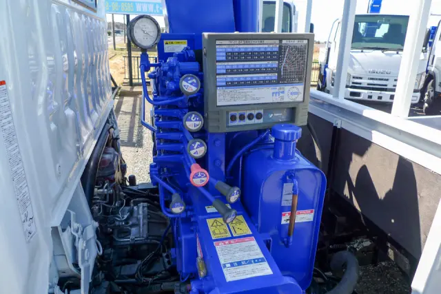 日野 デュトロ TKG-XZU695M(4WD)の写真16