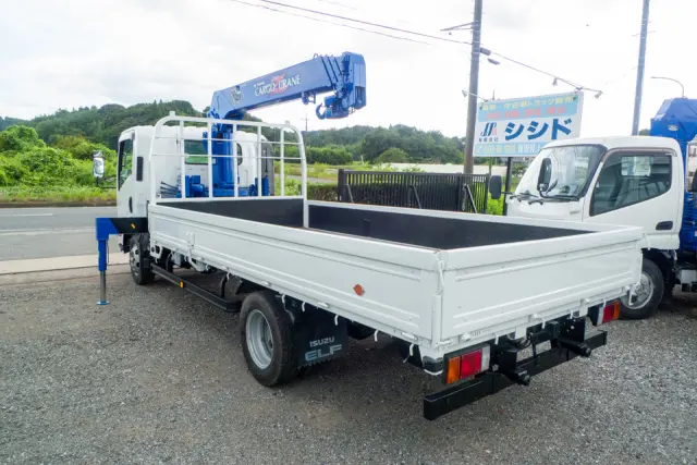 いすゞ エルフ SKG-NPR85AR(2WD)の写真4