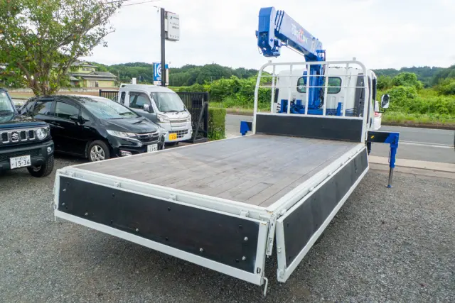 いすゞ エルフ SKG-NPR85AR(2WD)の写真8